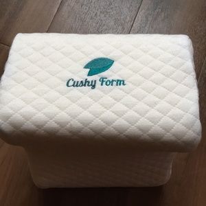 Cushy Form Knee Pillow